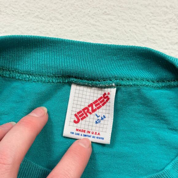 Upcycled Vintage 90s Dollywood Crop Tee Green Jerzees USA, Size Large - Picture 4 of 6